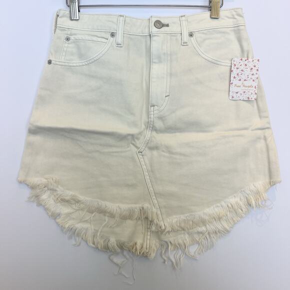 Free People NWT Bailey Coconut Ecru/White Fringe Hem Boho Denim Mini Skirt 28 - Picture 3 of 5
